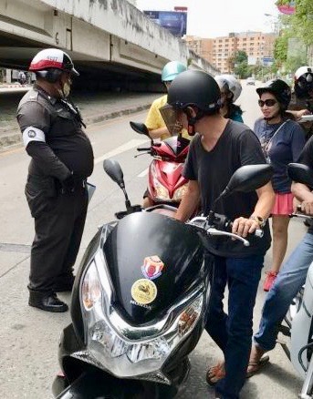 THAILANDE – MŒURS: La Thaïlande, royaume des contraventions impayées