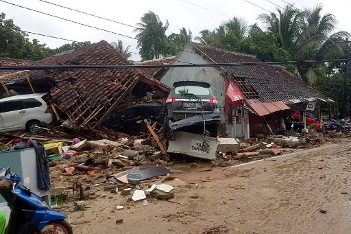 INDONESIE – TSUNAMI : L’Indonésie toujours sous le choc