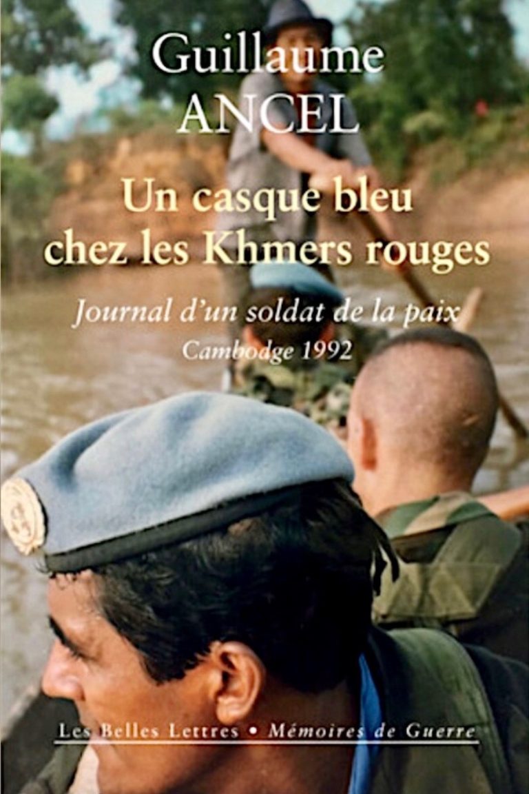 Casque bleu chez les Khmers Rouges