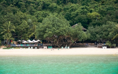 Thaïlande: Koh Samet se relève après la marée noire