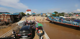 Ferry-Mekong-Cambodge