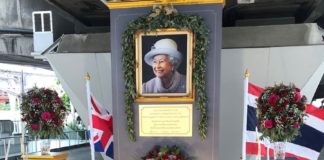 hommage elisabeth II Bangkok