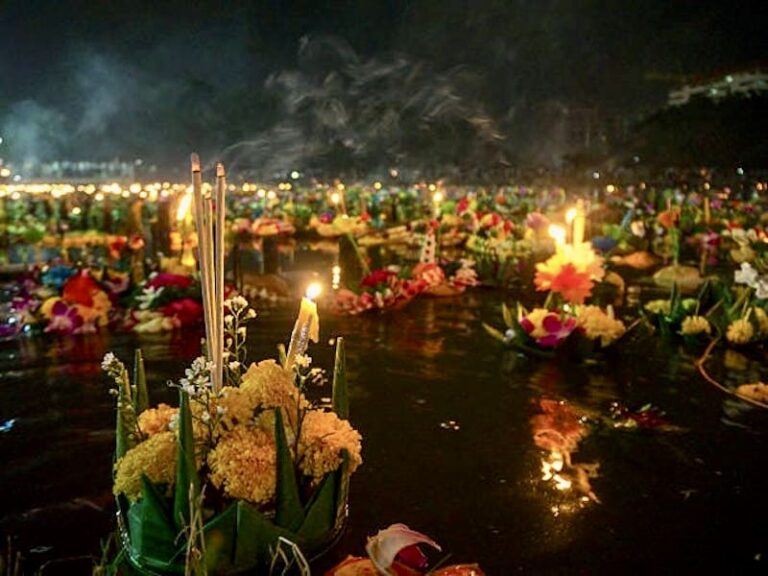 THAÏLANDE – TOURISME : Une affluence record pour Loy Krathong