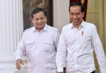 Jokowi et le candidat-ministre Prabowo