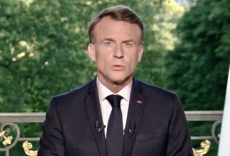 FRANCE – POLITIQUE : Vue d’ailleurs, un président ne devrait pas faire ça…