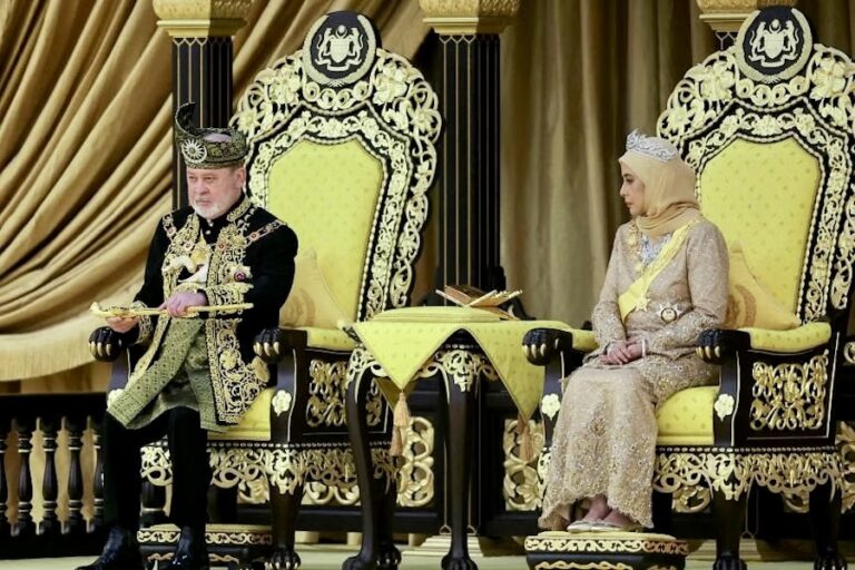 MALAISIE – MONARCHIE : Ibrahim Iskandar couronné 17ème Roi de Malaisie