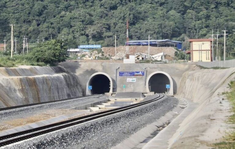 THAÏLANDE – SOCIÉTÉ : Le plus long tunnel ferroviaire du pays fermé peu après son inauguration