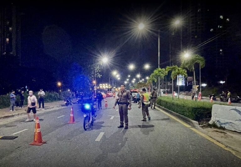 PATTAYA – SOCIÉTÉ : Un motocycliste étranger blesse grièvement un policier et tente de fuir