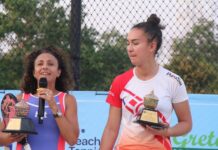 Mathilde et Lola Beach Tennis